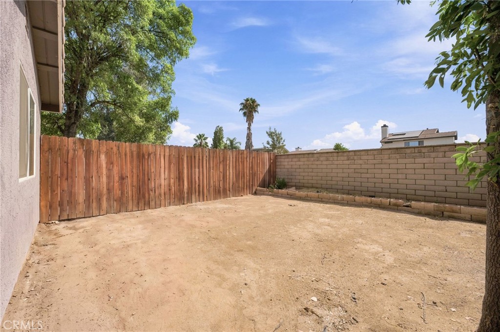 13790 Mangowood