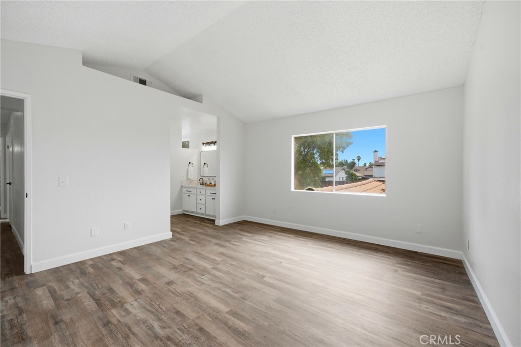13790 Mangowood