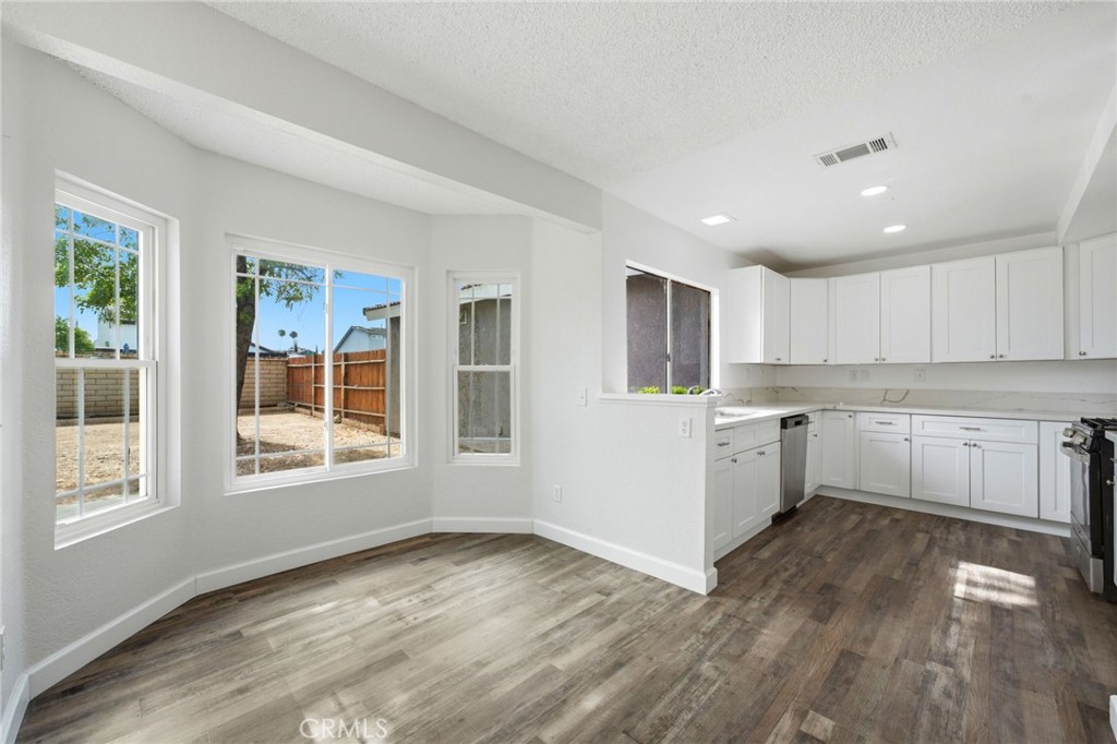 13790 Mangowood