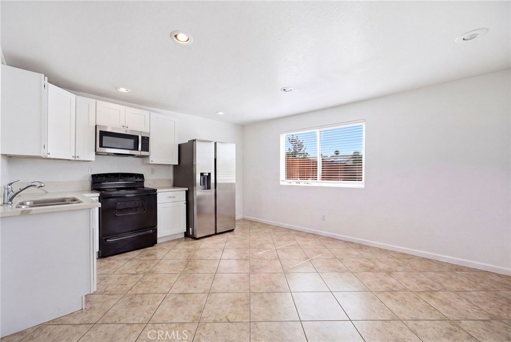 13790 Mangowood