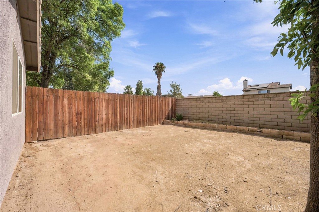 13790 Mangowood