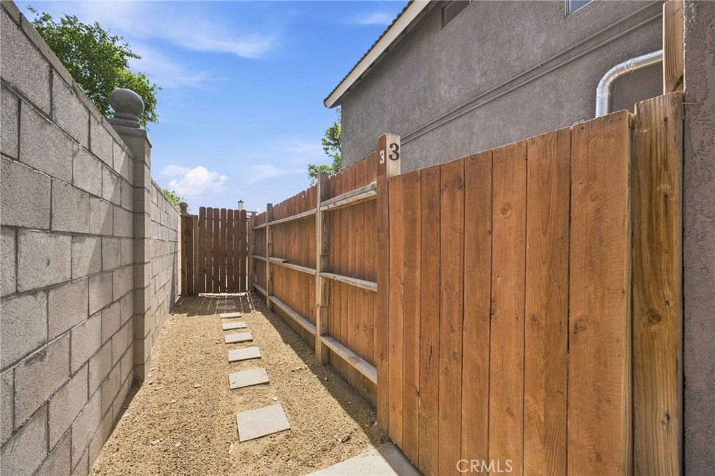 13790 Mangowood