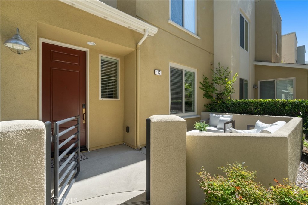 5525 Ocean Unit: 102