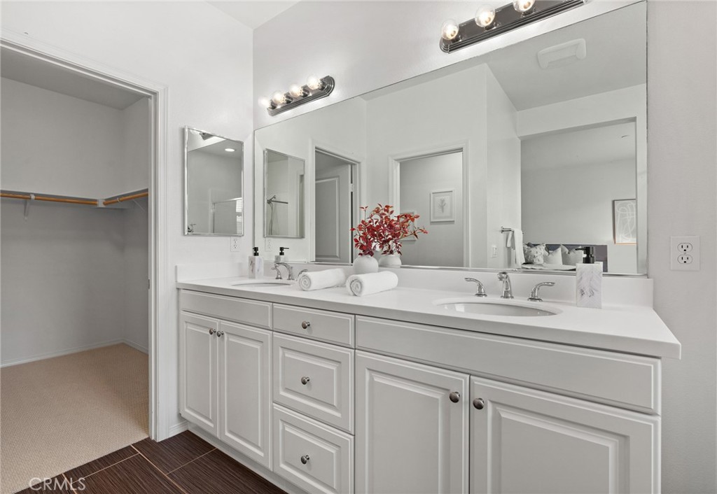 5525 Ocean Unit: 102