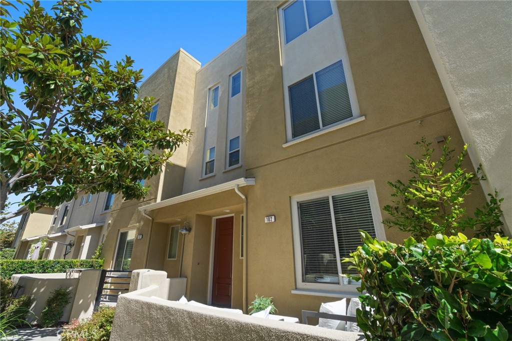 5525 Ocean Unit: 102