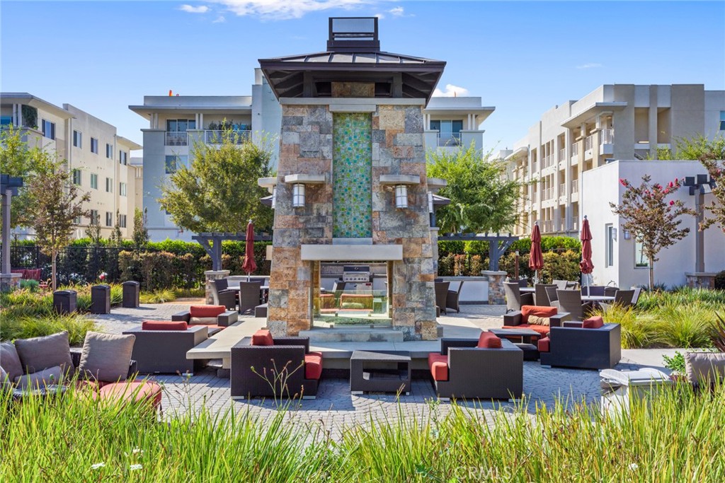 5525 Ocean Unit: 102