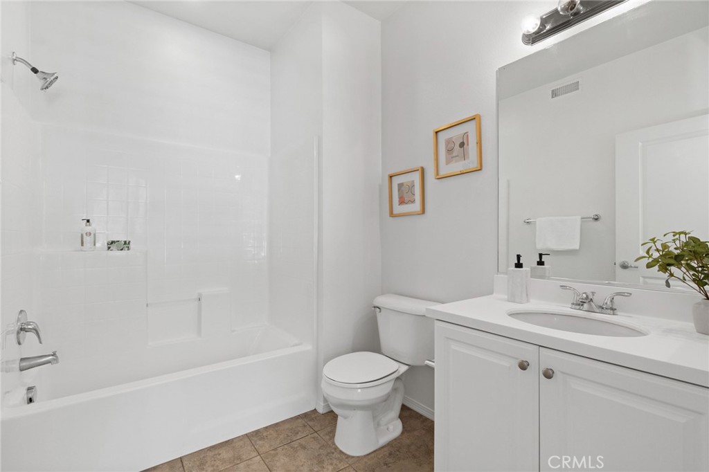 5525 Ocean Unit: 102