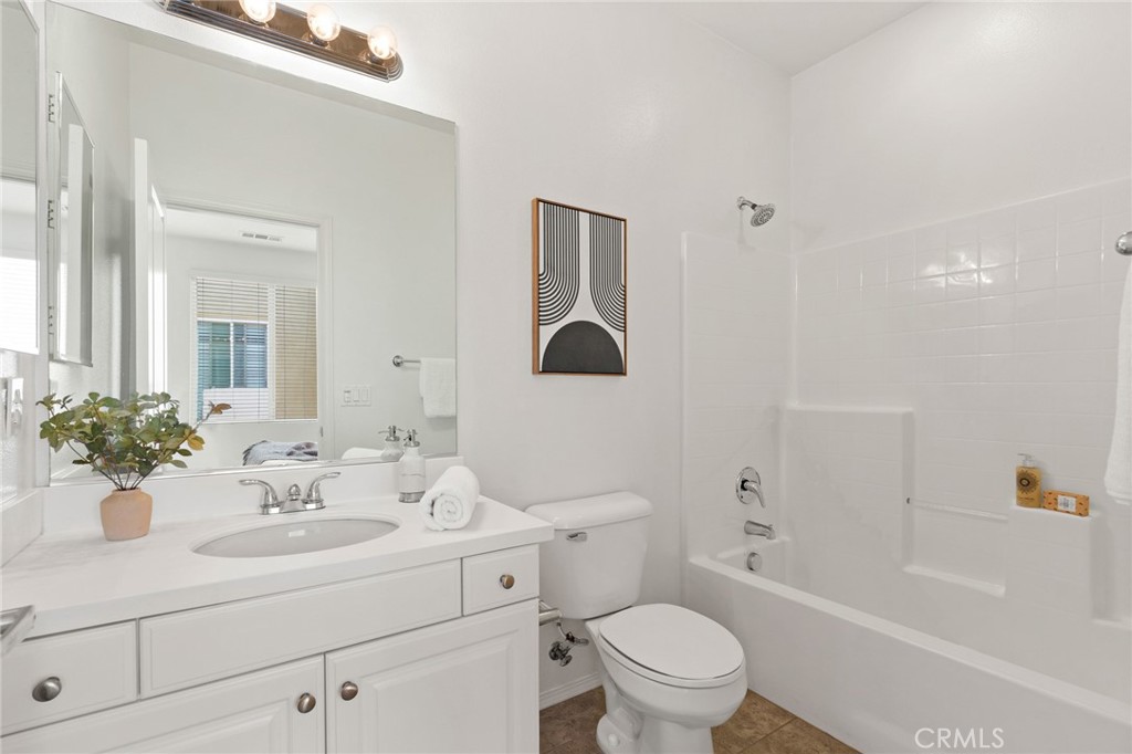 5525 Ocean Unit: 102