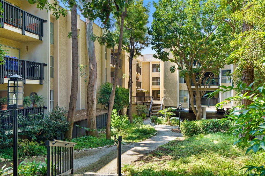 5111 Raintree Circle