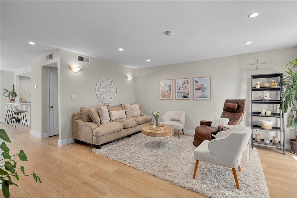 2204 Vanderbilt Lane 16
