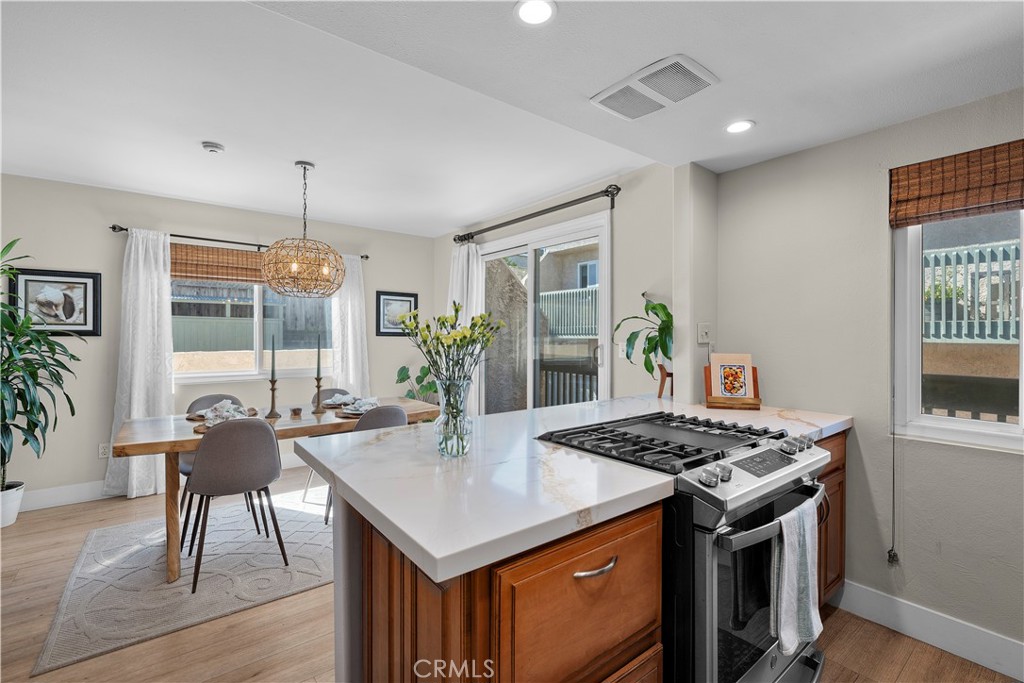 2204 Vanderbilt Lane 16
