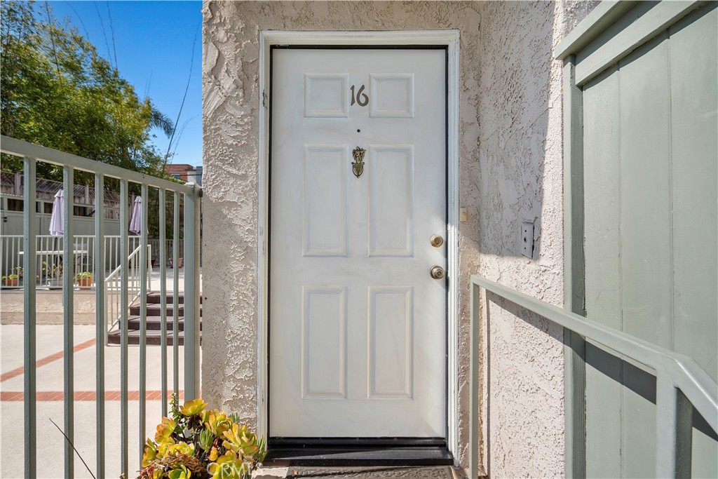 2204 Vanderbilt Lane 16