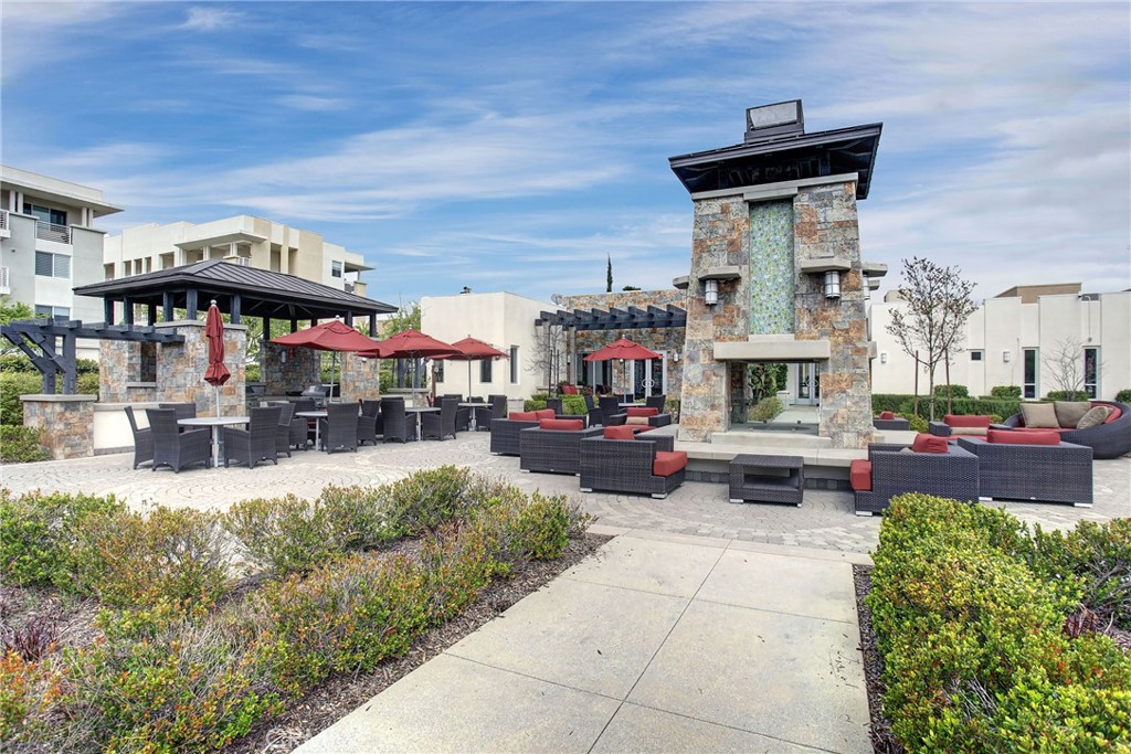 5371 Pacific Terrace
