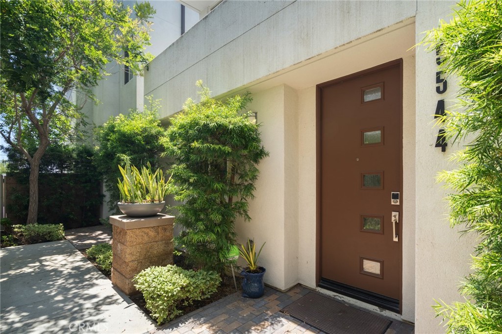 5544 Palm Drive