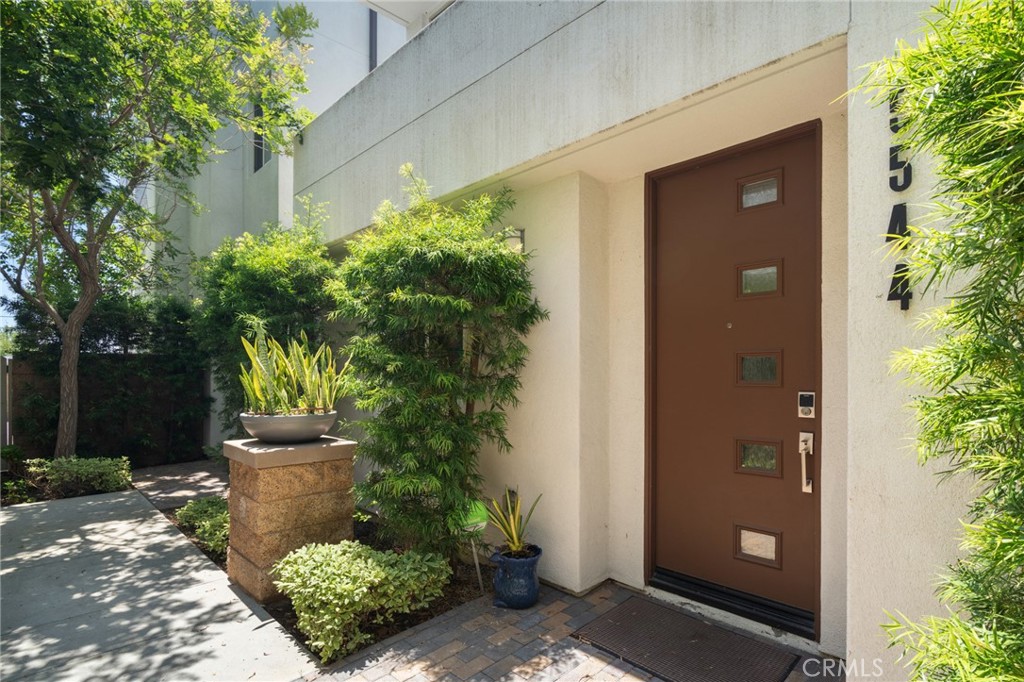 5544 Palm Drive