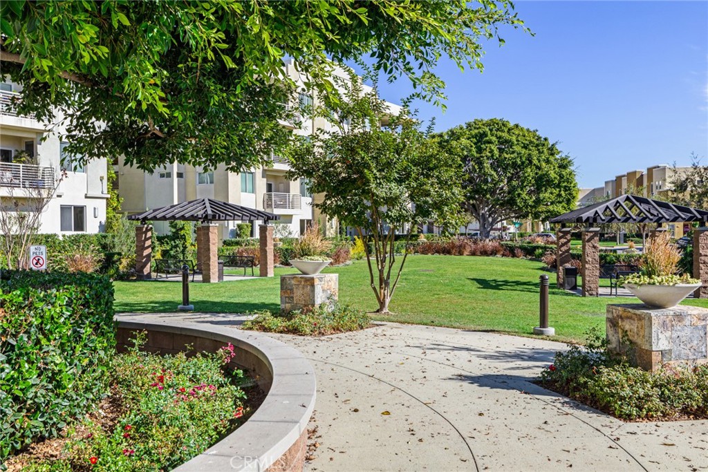 5246 Pacific Terrace