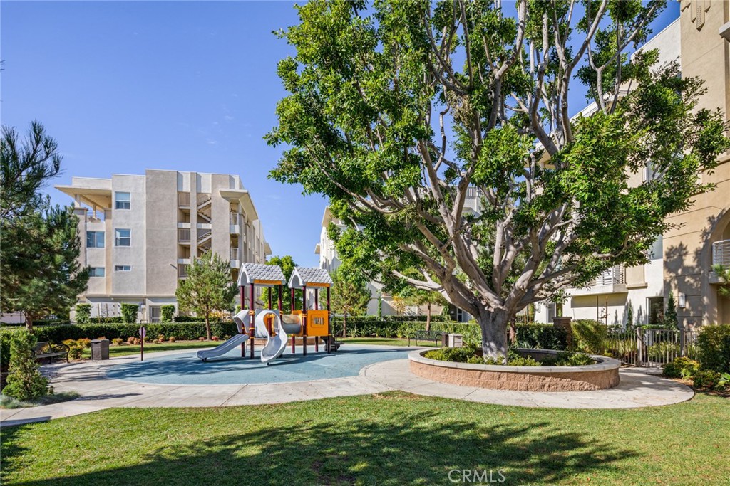 5246 Pacific Terrace