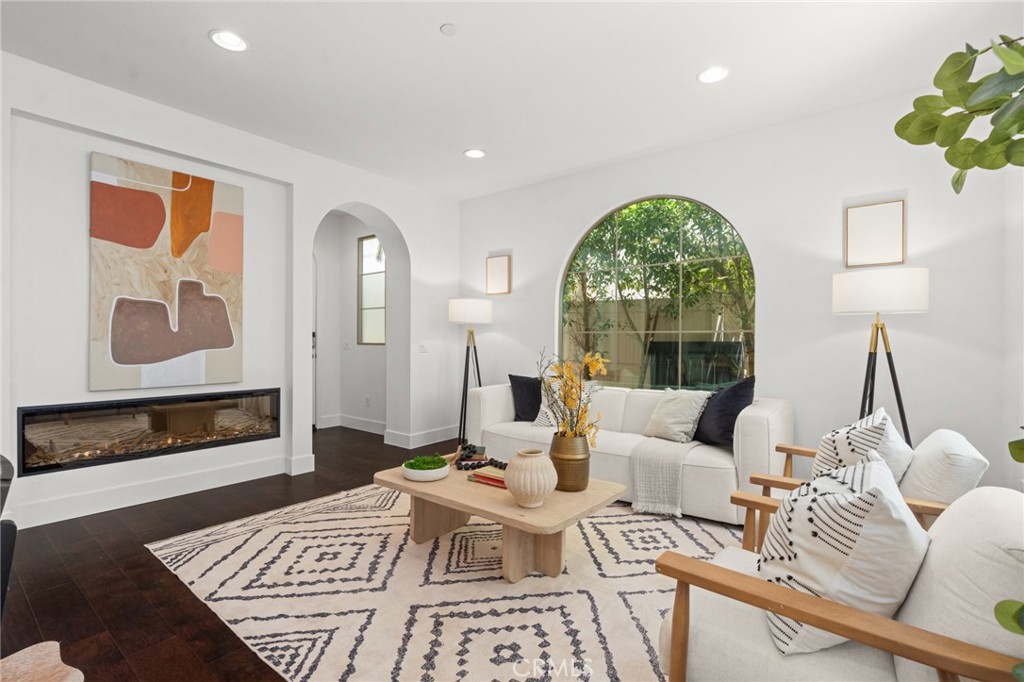 5246 Pacific Terrace
