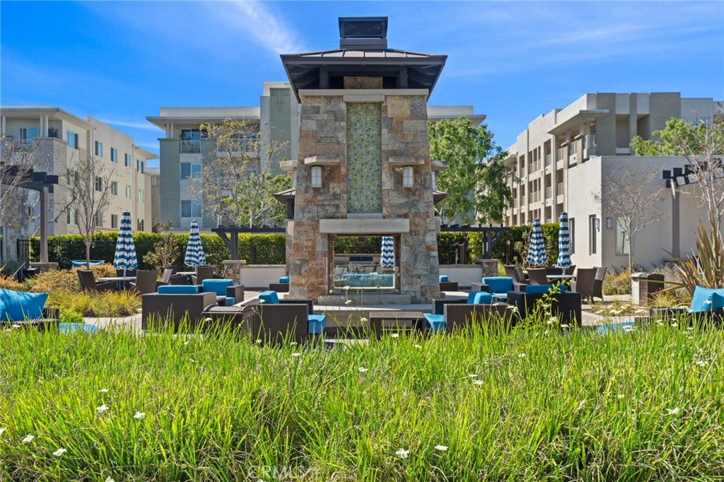 5246 Pacific Terrace