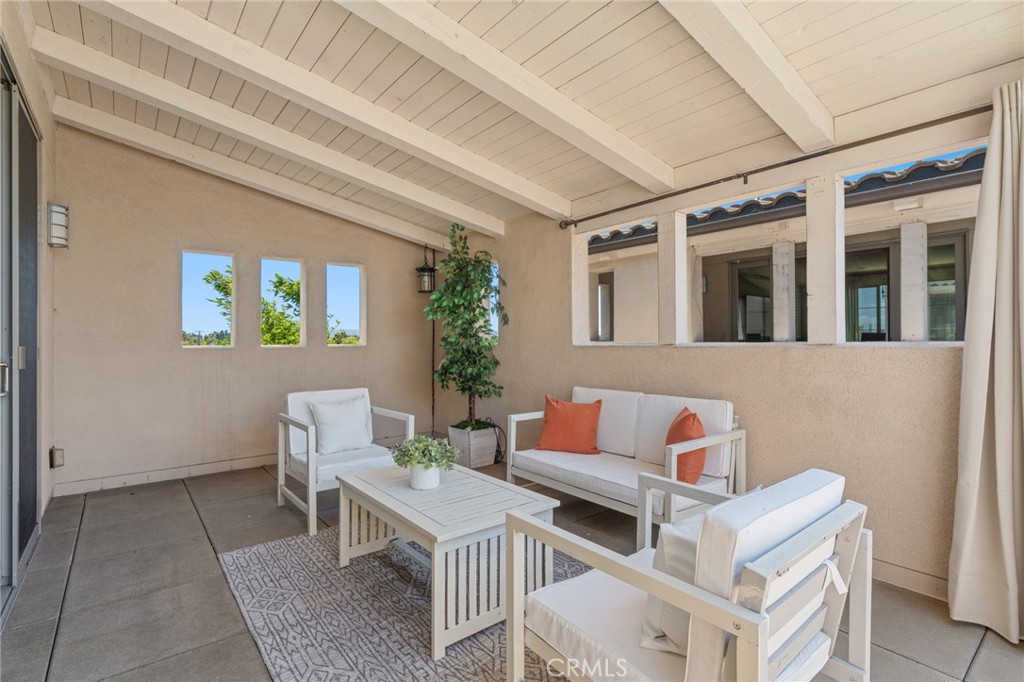 5246 Pacific Terrace