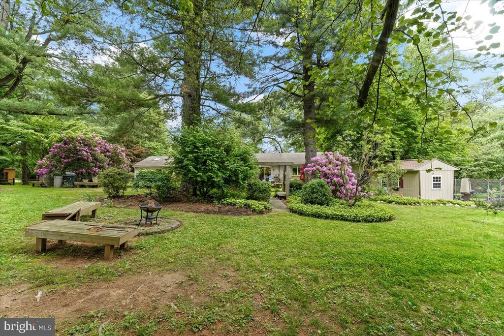942 COSSART ROAD