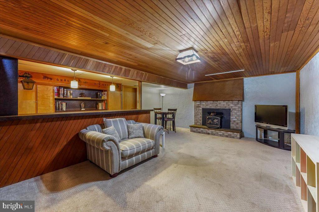 942 COSSART ROAD