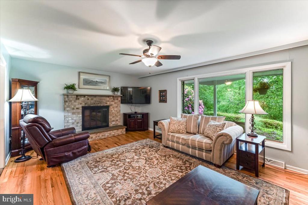 942 COSSART ROAD