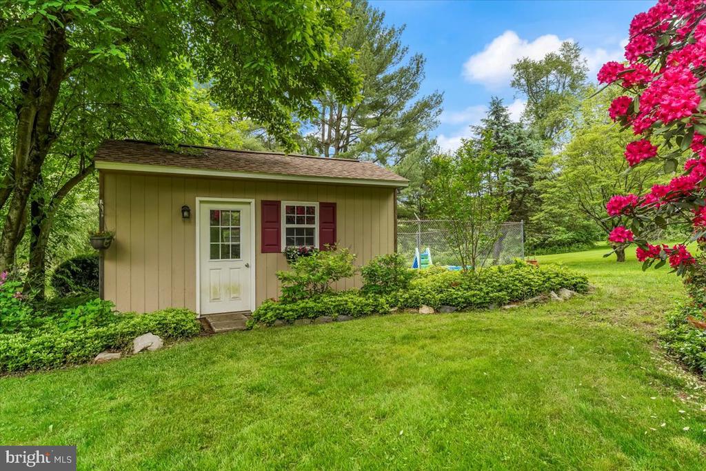 942 COSSART ROAD