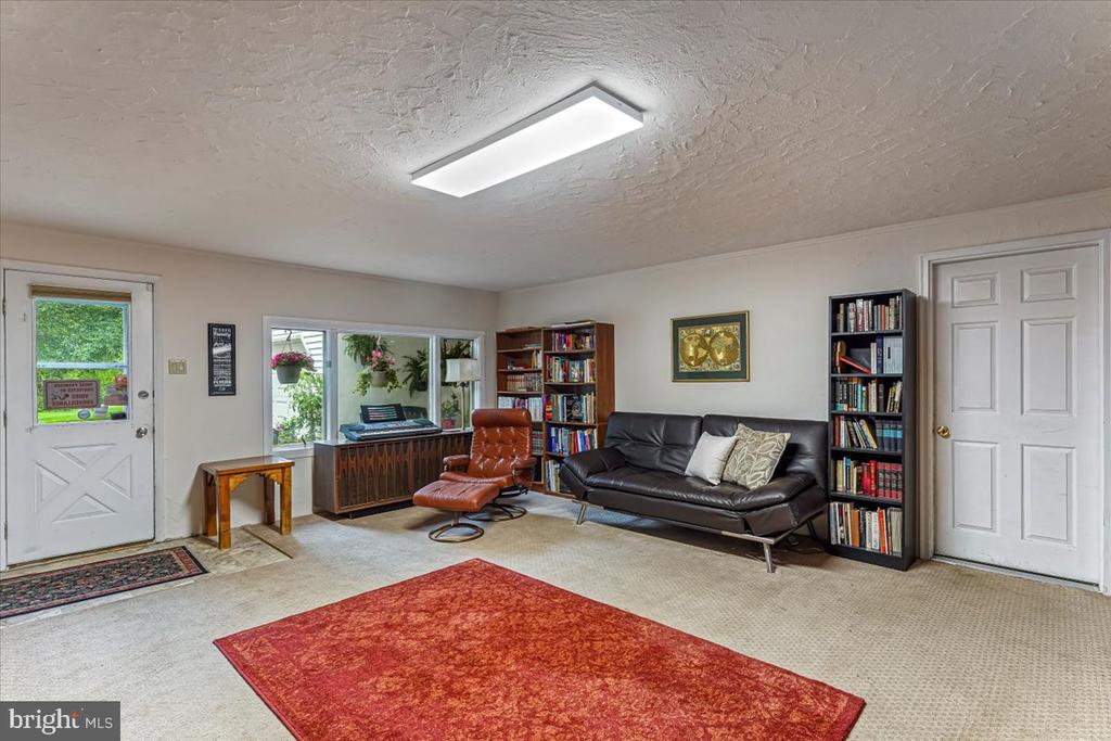 942 COSSART ROAD