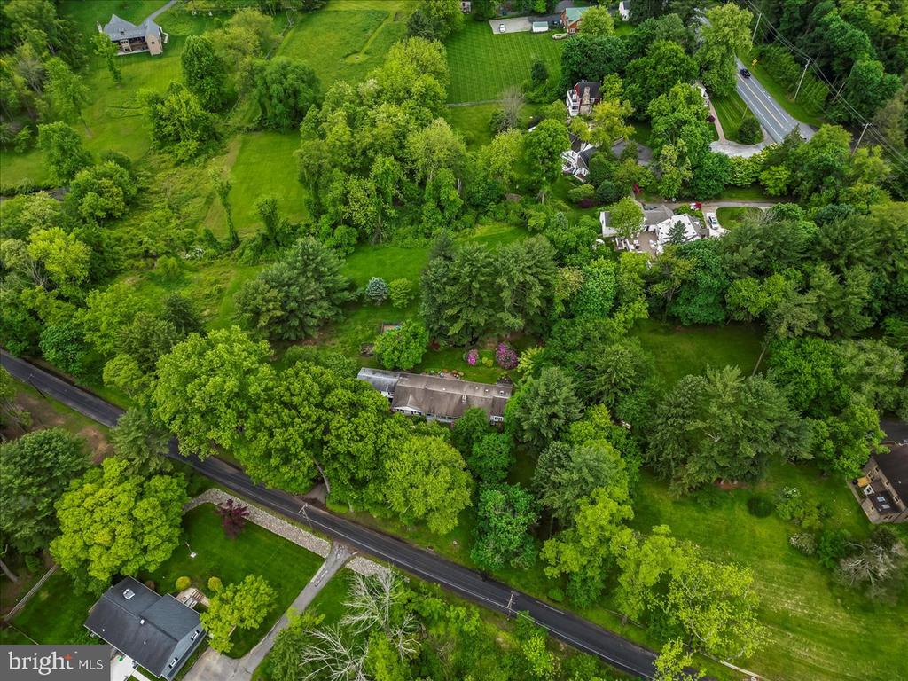 942 COSSART ROAD