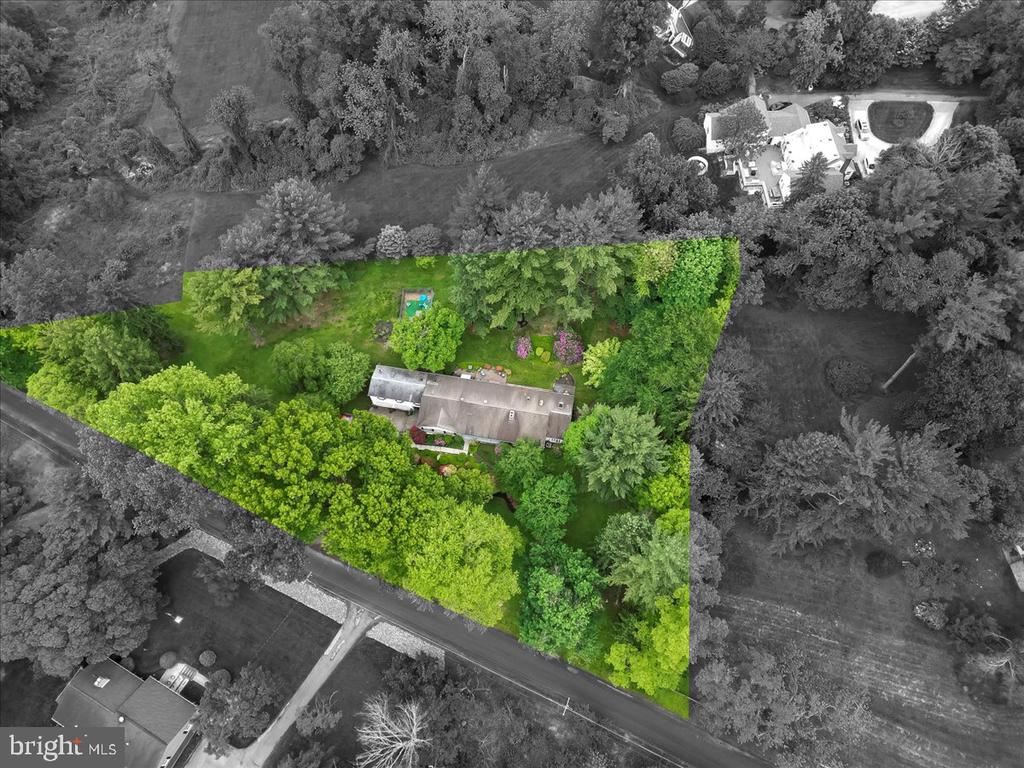 942 COSSART ROAD