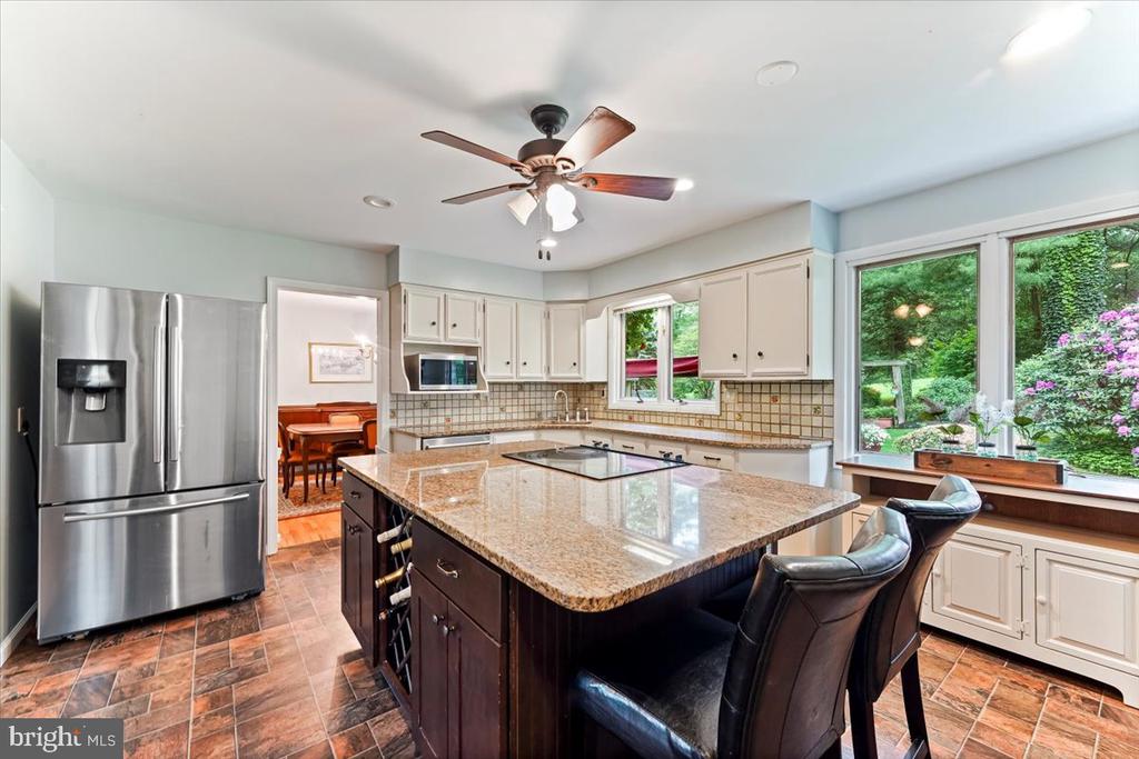 942 COSSART ROAD