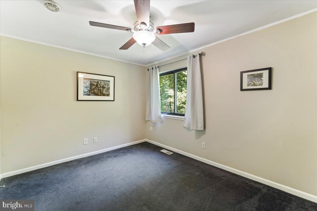 1209 VALLEY DRIVE