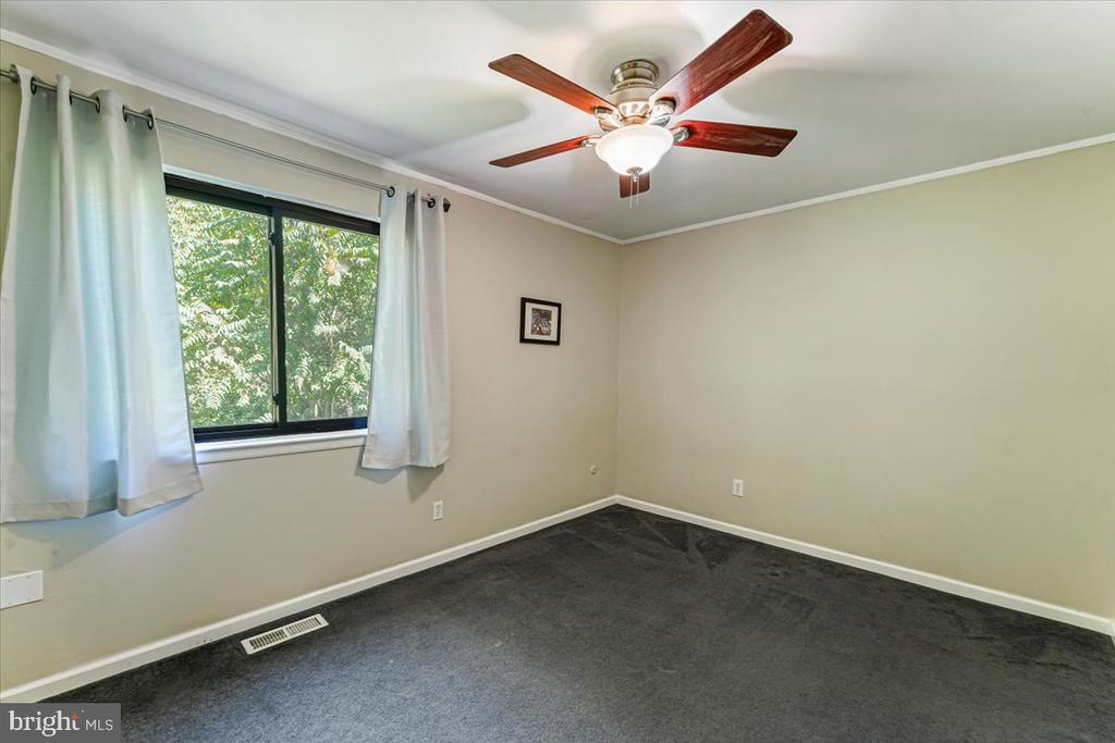 1209 VALLEY DRIVE