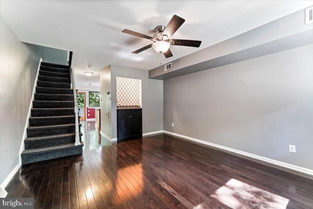 1209 VALLEY DRIVE