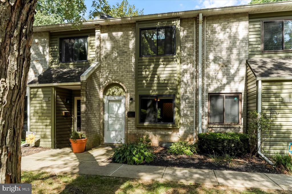 1209 VALLEY DRIVE