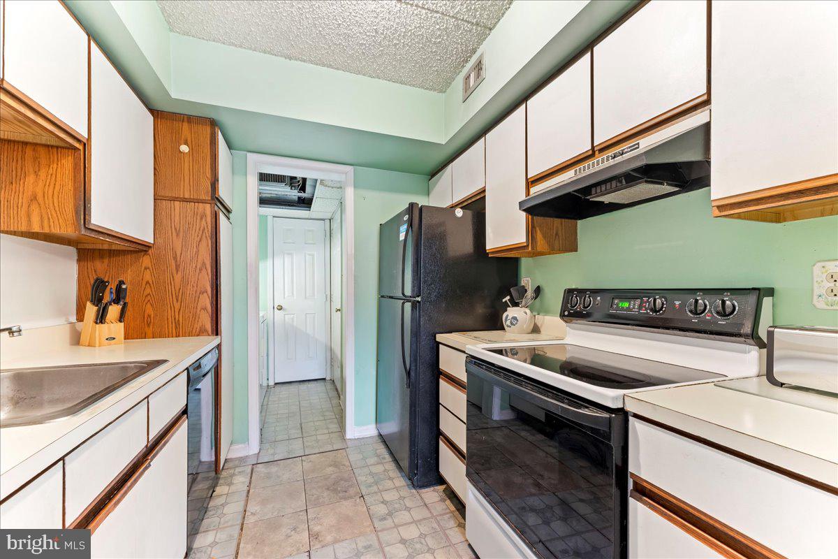 199 W KING STREET G1