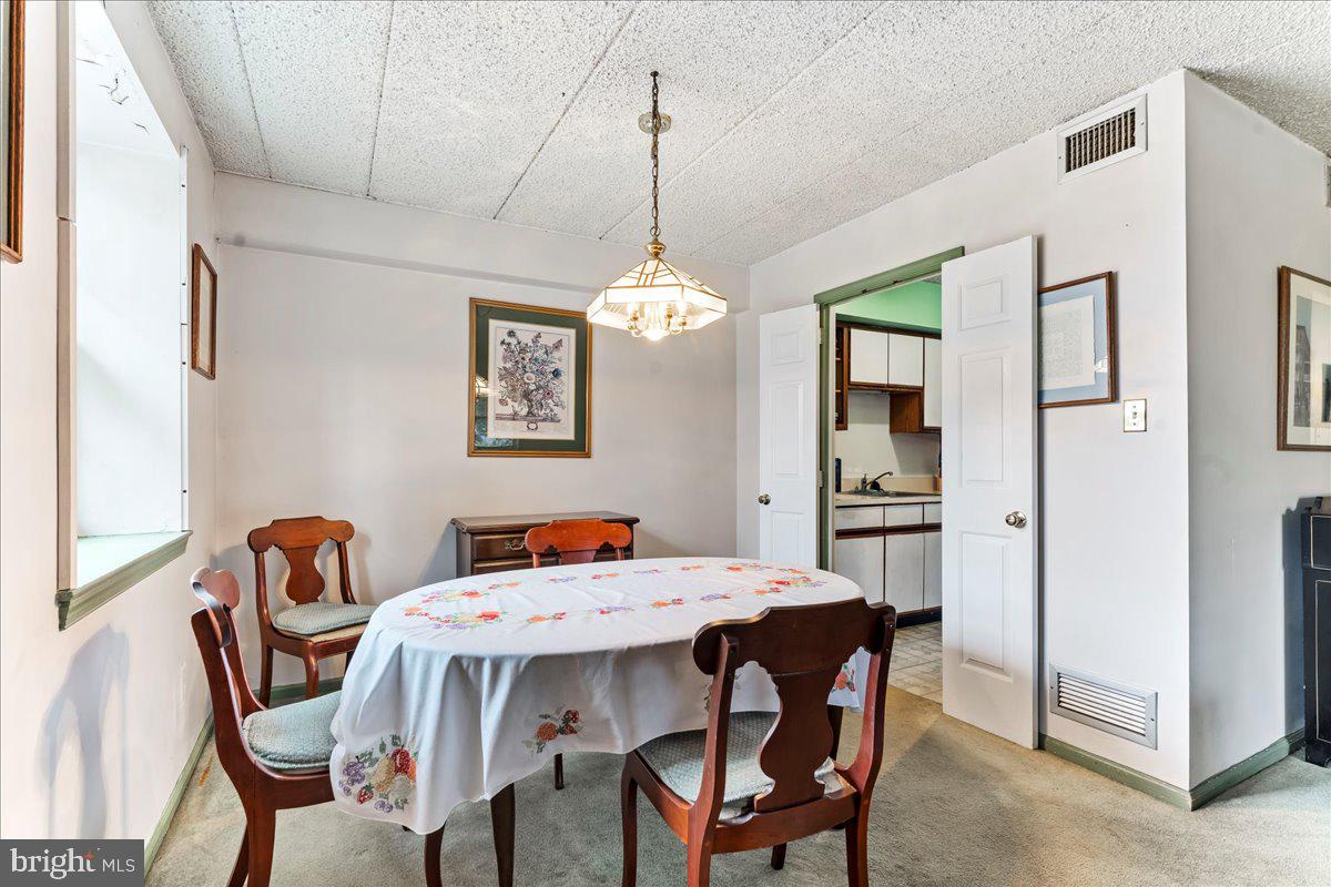 199 W KING STREET G1