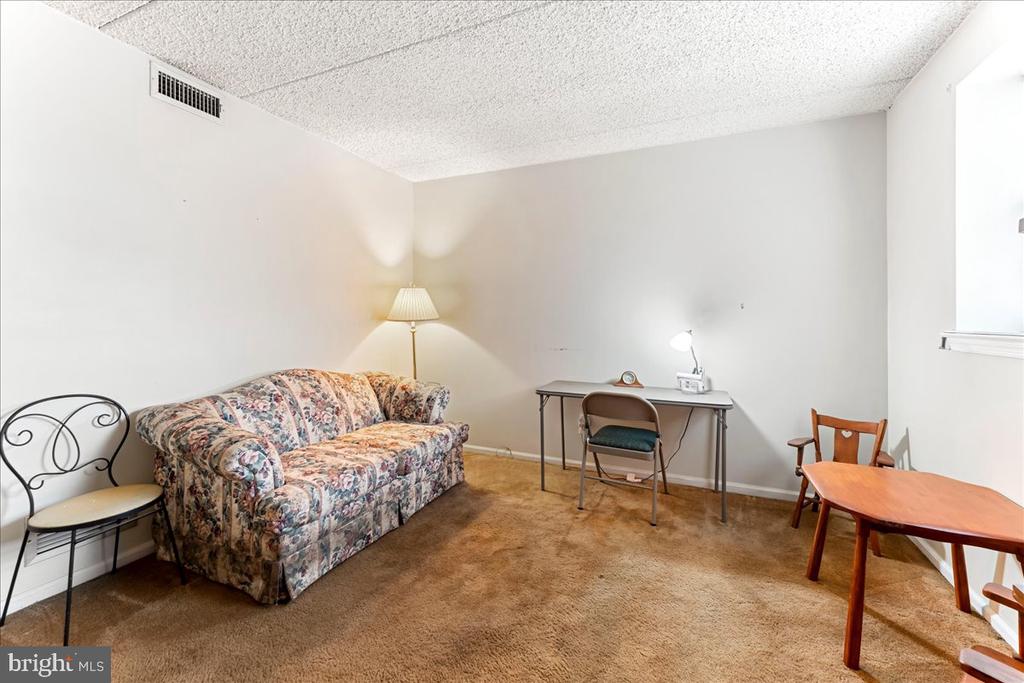 199 W KING STREET G1