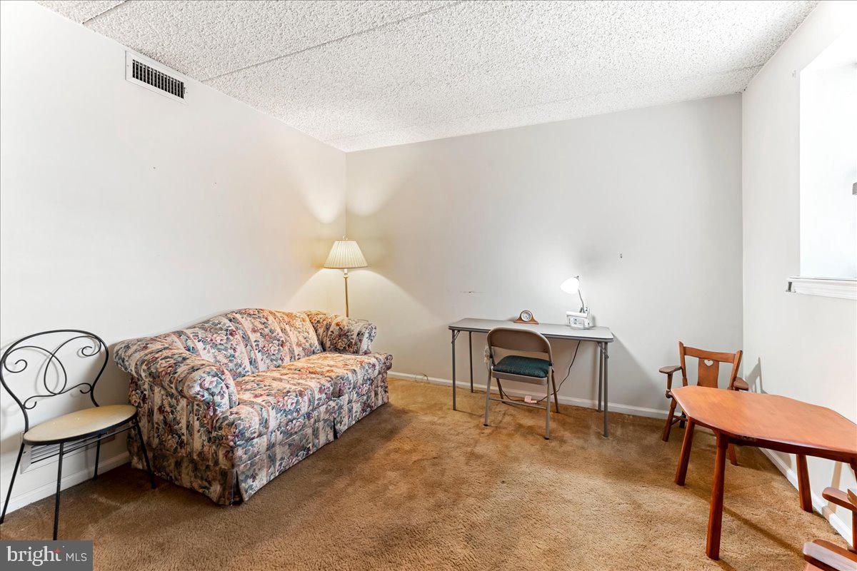 199 W KING STREET G1