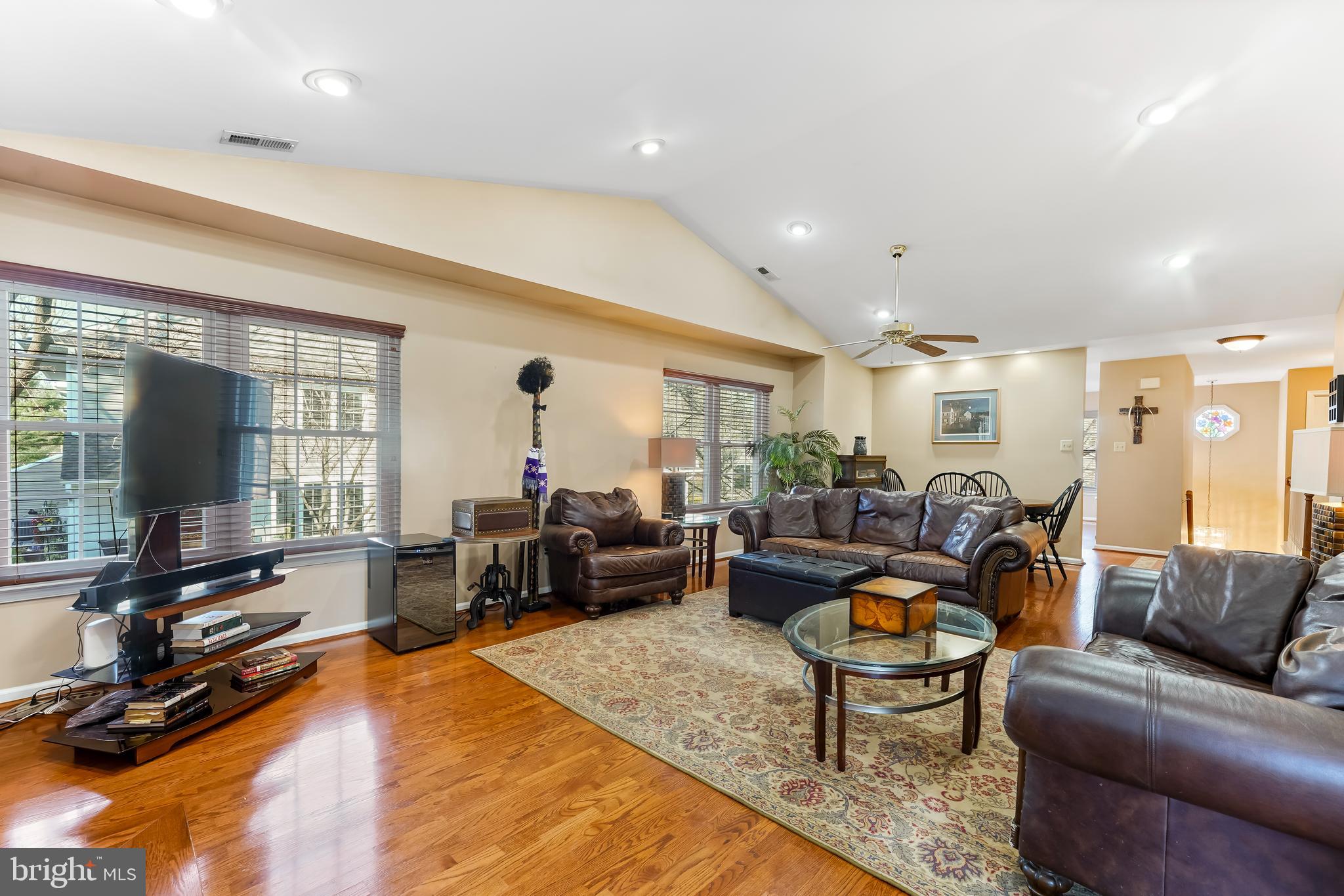 275 STANTON COURT 275