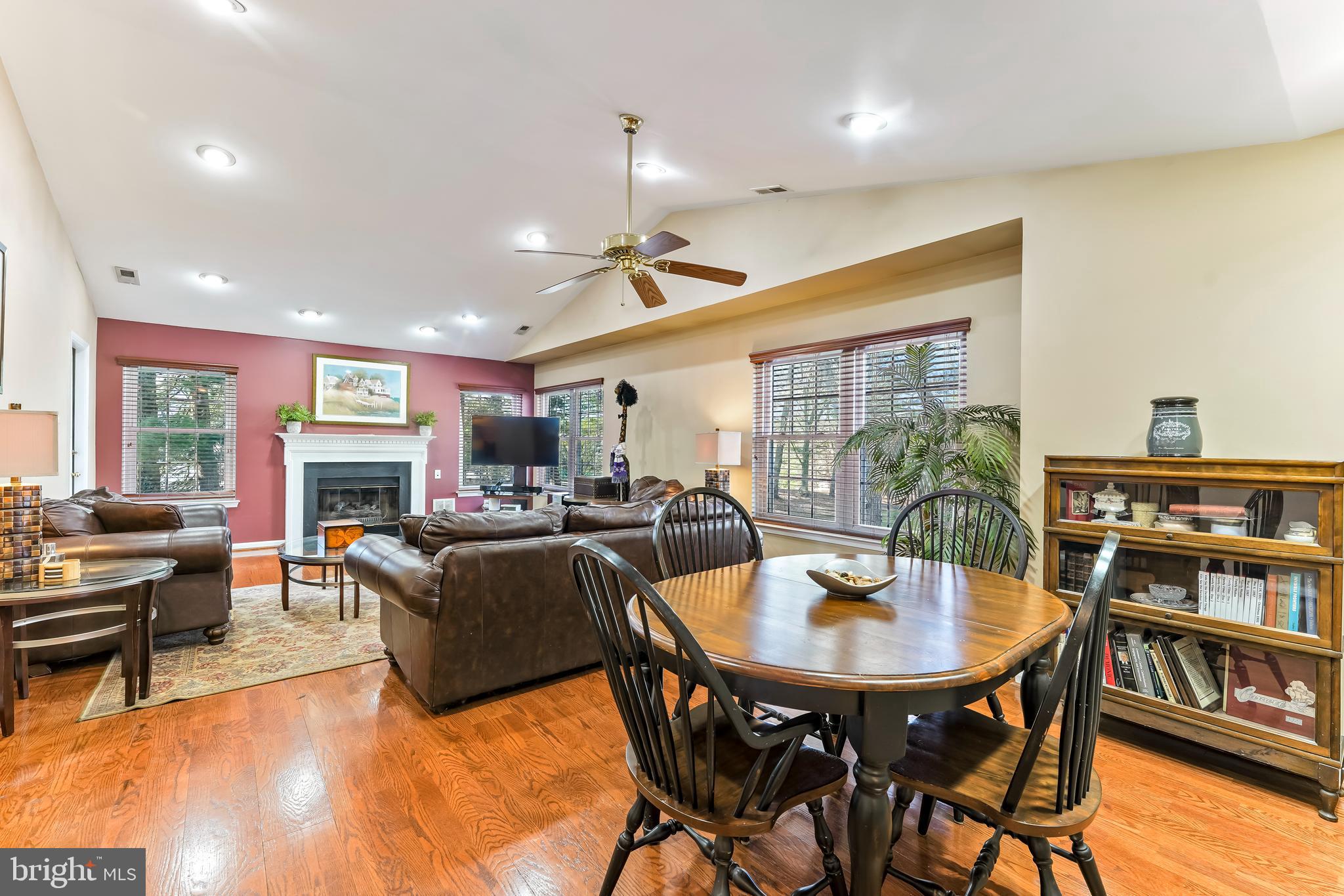 275 STANTON COURT 275