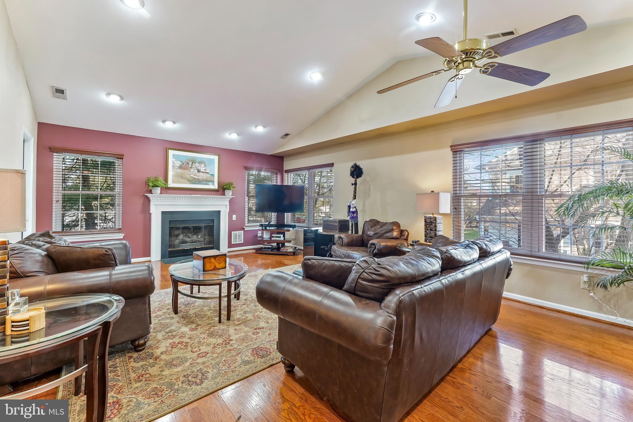 275 STANTON COURT 275