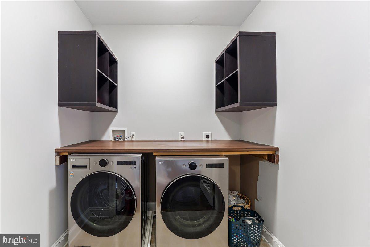 3139 WOODS EDGE DRIVE