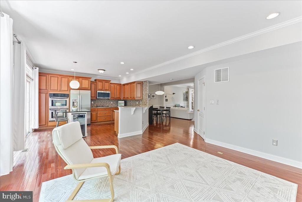 3139 WOODS EDGE DRIVE
