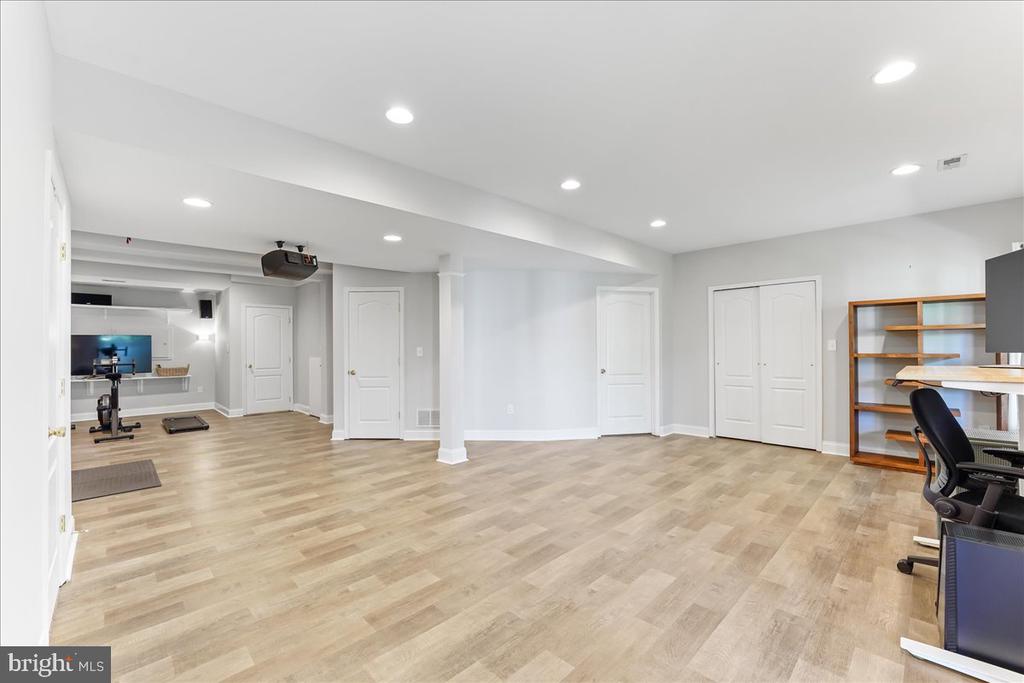 3139 WOODS EDGE DRIVE