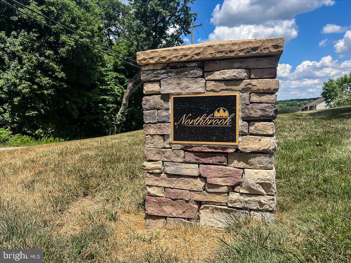 3139 WOODS EDGE DRIVE