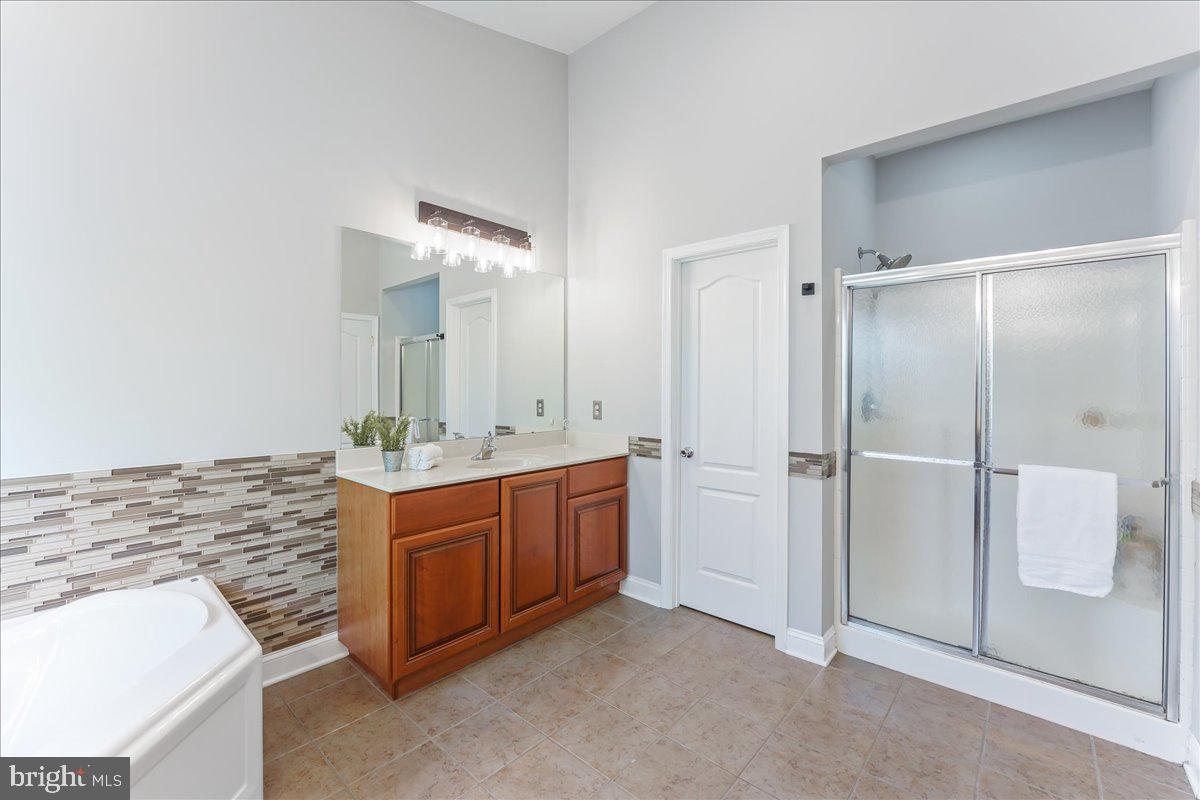 3139 WOODS EDGE DRIVE