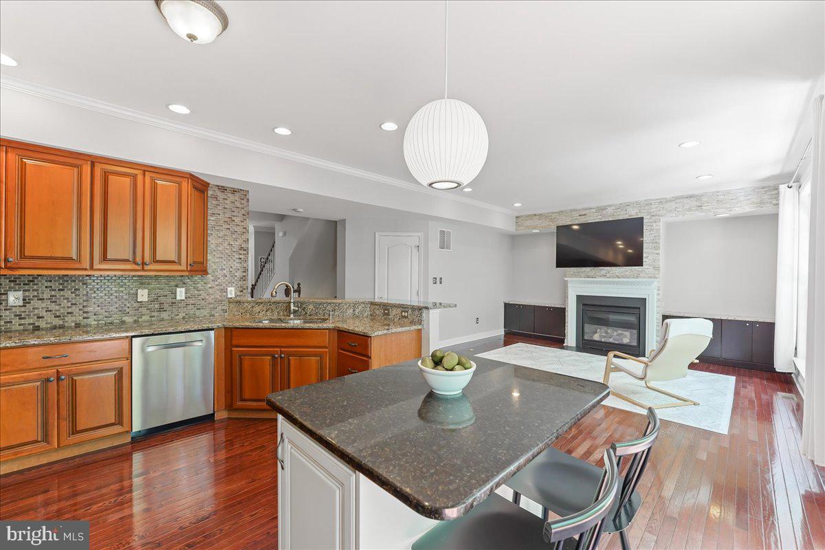 3139 WOODS EDGE DRIVE