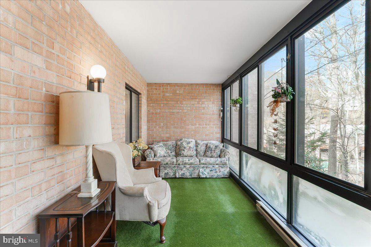 520 N LEMON STREET F-4